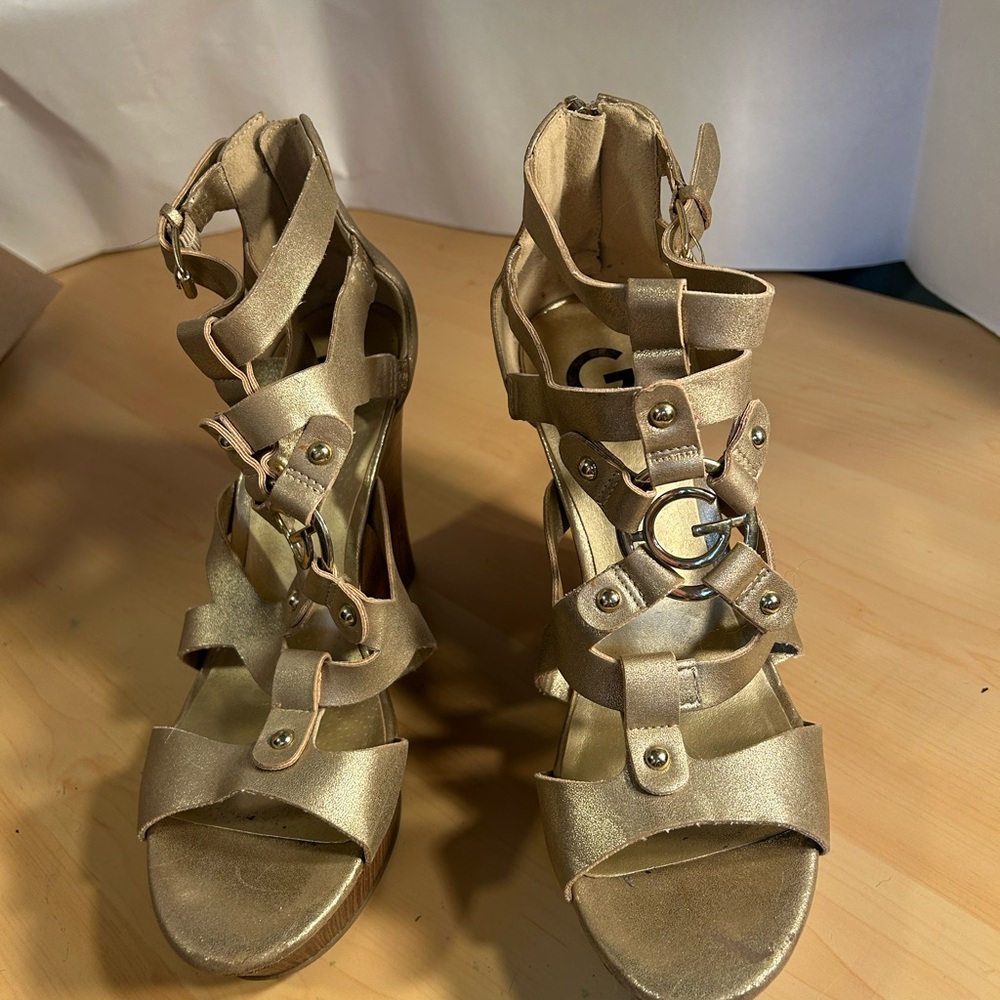 G by GUESS Women's Dodge Platform Wedge sandals